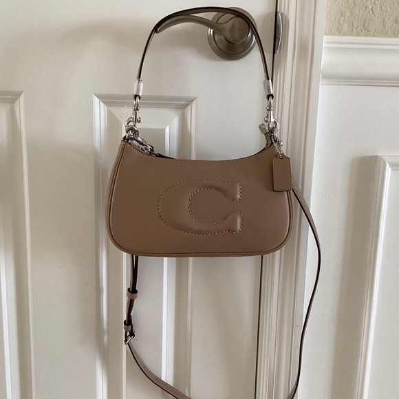 Coach Teri Silver/Taupe/Beige Smooth Leather Shoulder Crossbody Bag CR099 NWOT - Picture 15 of 16